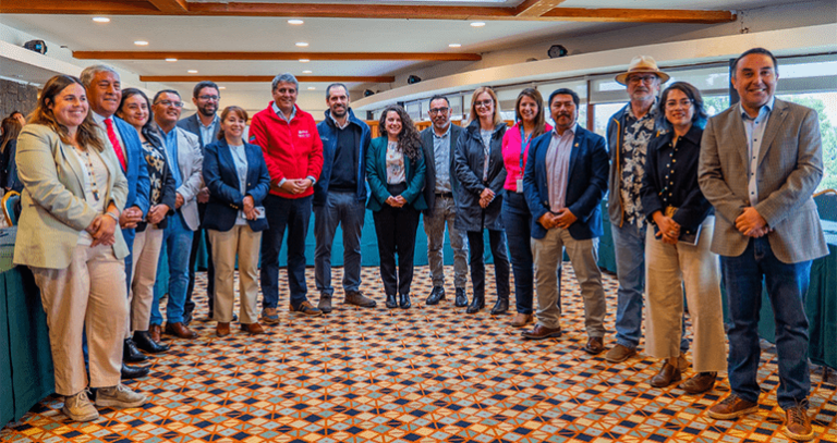 Ministro de Economía presenta Plan Bicentenario de Chiloé